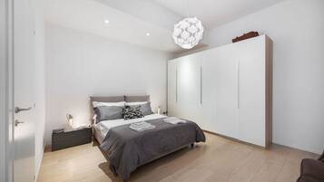 2 bedrooms, iron/ironing board, travel crib, free WiFi