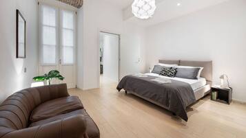 2 bedrooms, iron/ironing board, travel crib, free WiFi