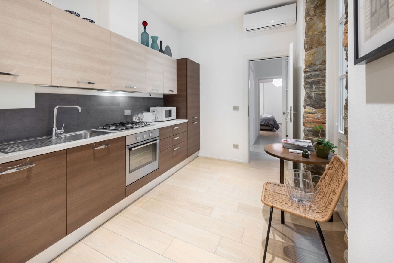 Frigorifero, microonde, forno, piano cottura