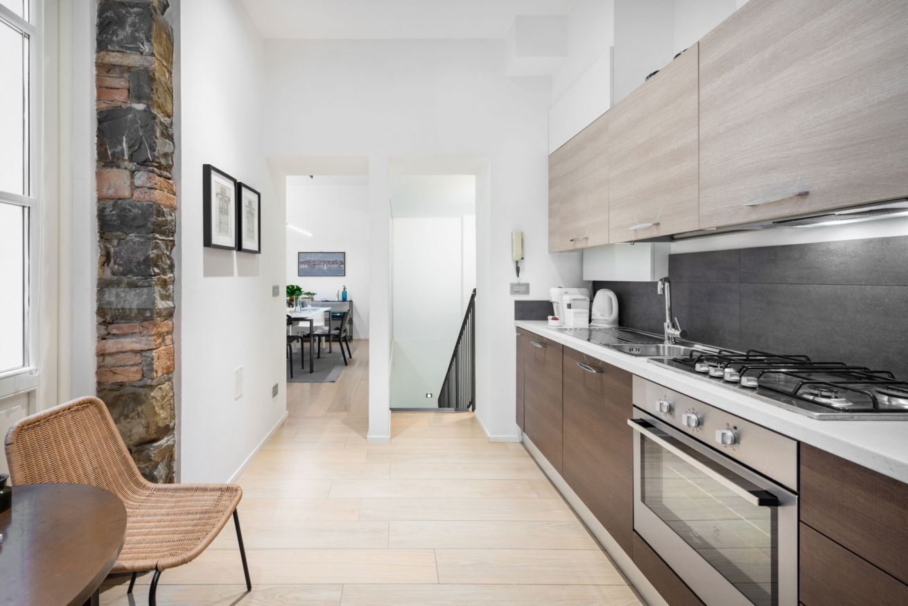 Frigorifero, microonde, forno, piano cottura