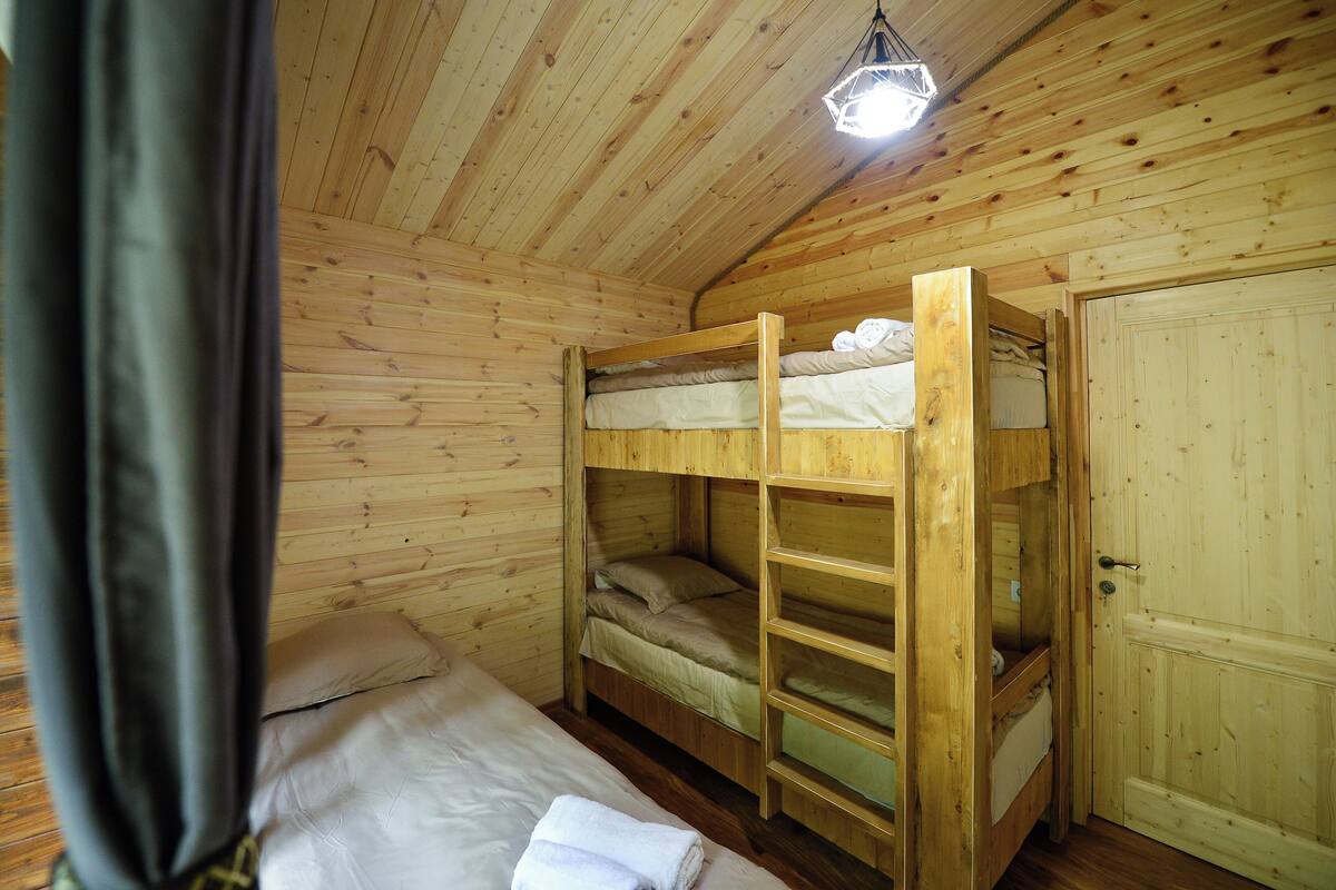 Chambre Triple, balcon
