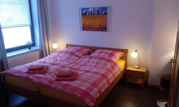 In-room safe, desk, soundproofing, iron/ironing board