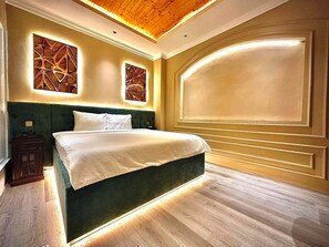 Traditional Double Room | Blackout drapes, soundproofing, iron/ironing board, free WiFi - Phuoc Hung 3 (Vinh Long)