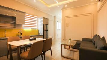 Căn hộ Deluxe | Màn/rèm cản sáng, phòng cách âm, bàn ủi/dụng cụ ủi quần áo