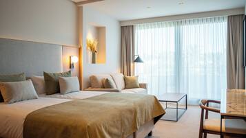 Deluxe Double or Twin Room, Balcony, Garden View | 1 bilik tidur, cadar kapas Mesir, peralatan tempat tidur premium