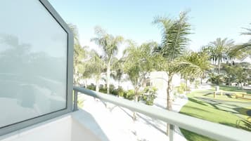 Televisión LCD de 60 pulgadas con canales digitales
