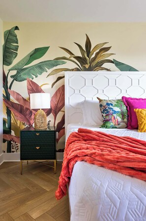 2 bedrooms, desk, iron/ironing board, travel cot - Island Time at Ocean Pointe  Luxe 2 King Spa BR/BA, 2 Balcony (Tavernier)