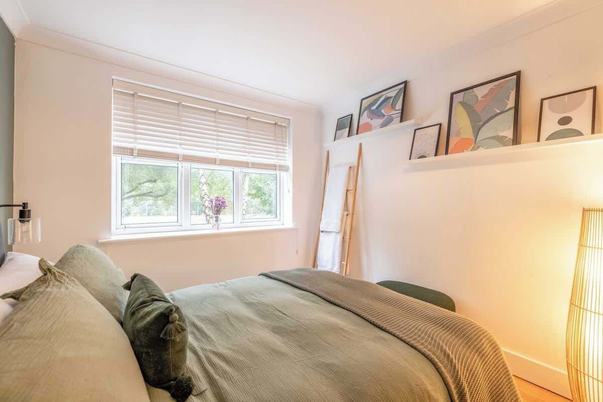 1 bedroom, iron/ironing board, travel crib, WiFi