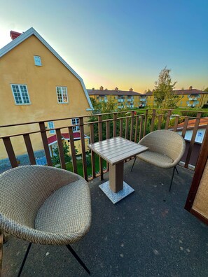 Property grounds - Ariana home (fully furnished house with garage and patio in the center) (Södermanlands län)