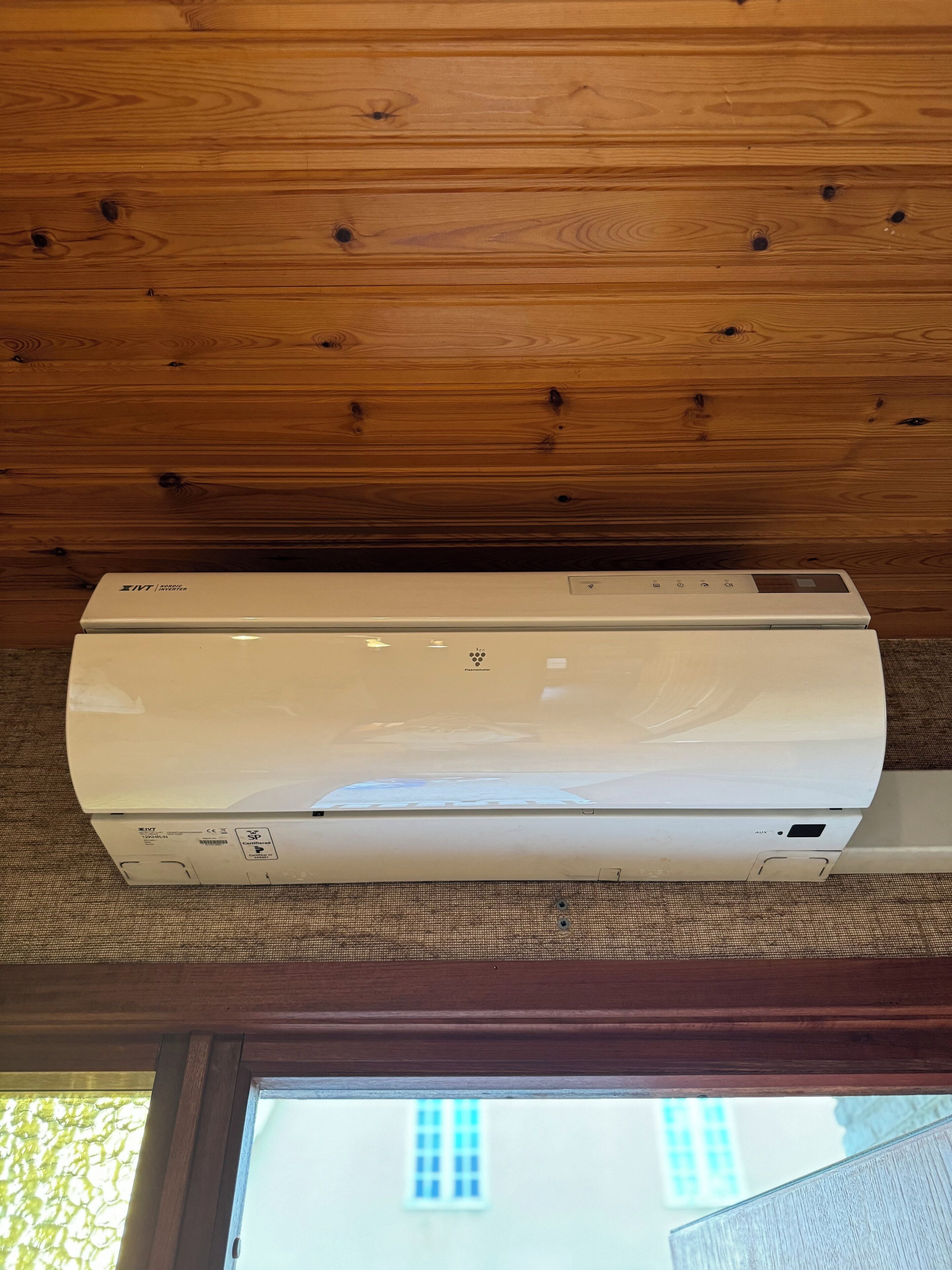 5 habitaciones, tabla de planchar con plancha, wifi y ropa de cama 