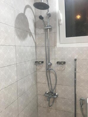 Classic Studio, Balcony | Bathroom shower - Amalthea Studio (Athens)