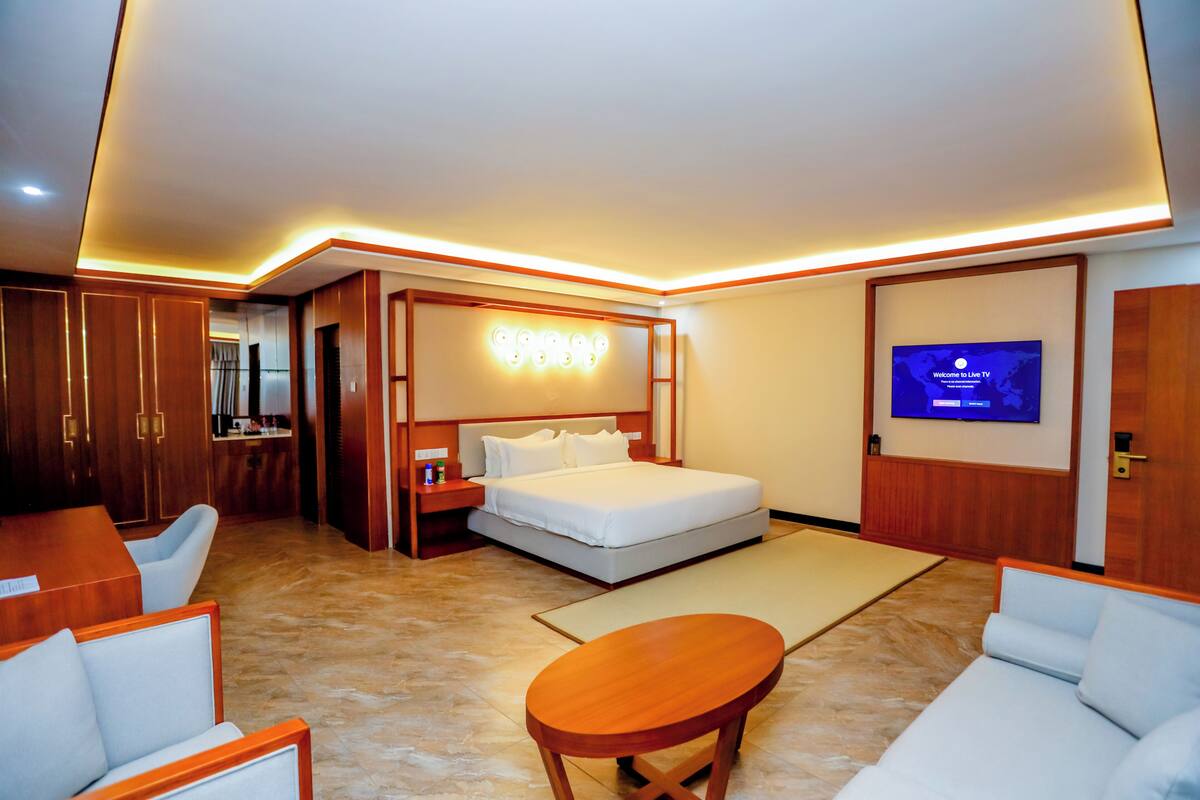 Luxury Double Room, Lake View | Bathroom
