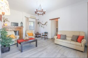 Villa | 4 bedrooms - La Morada Del Yayo in Guillena (Guillena)