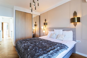 2 bedrooms, iron/ironing board, free WiFi, bed sheets - LE MIRAMAR AP4426 By Riviera Holiday Homes (Villefranche-sur-Mer)