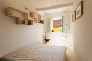 1 bedroom, free WiFi, bed sheets