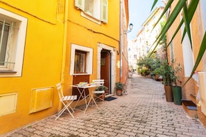 Outdoor dining - LA CASETTA DI  AZZURRA AP4427 By Riviera Holiday H (Villefranche-sur-Mer)