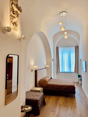 Classic Triple Room, Courtyard View | Down comforters, blackout drapes, soundproofing, free WiFi - Dimora Donna Maria Relais (Cava de' Tirreni)