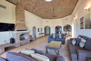 Televisie en een tafeltennistafel