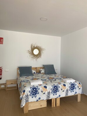 1 chambre, fer et planche Ă repasser, Wi-Fi, literie fournie