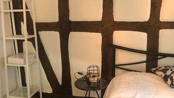 5 bedrooms, WiFi, bed sheets