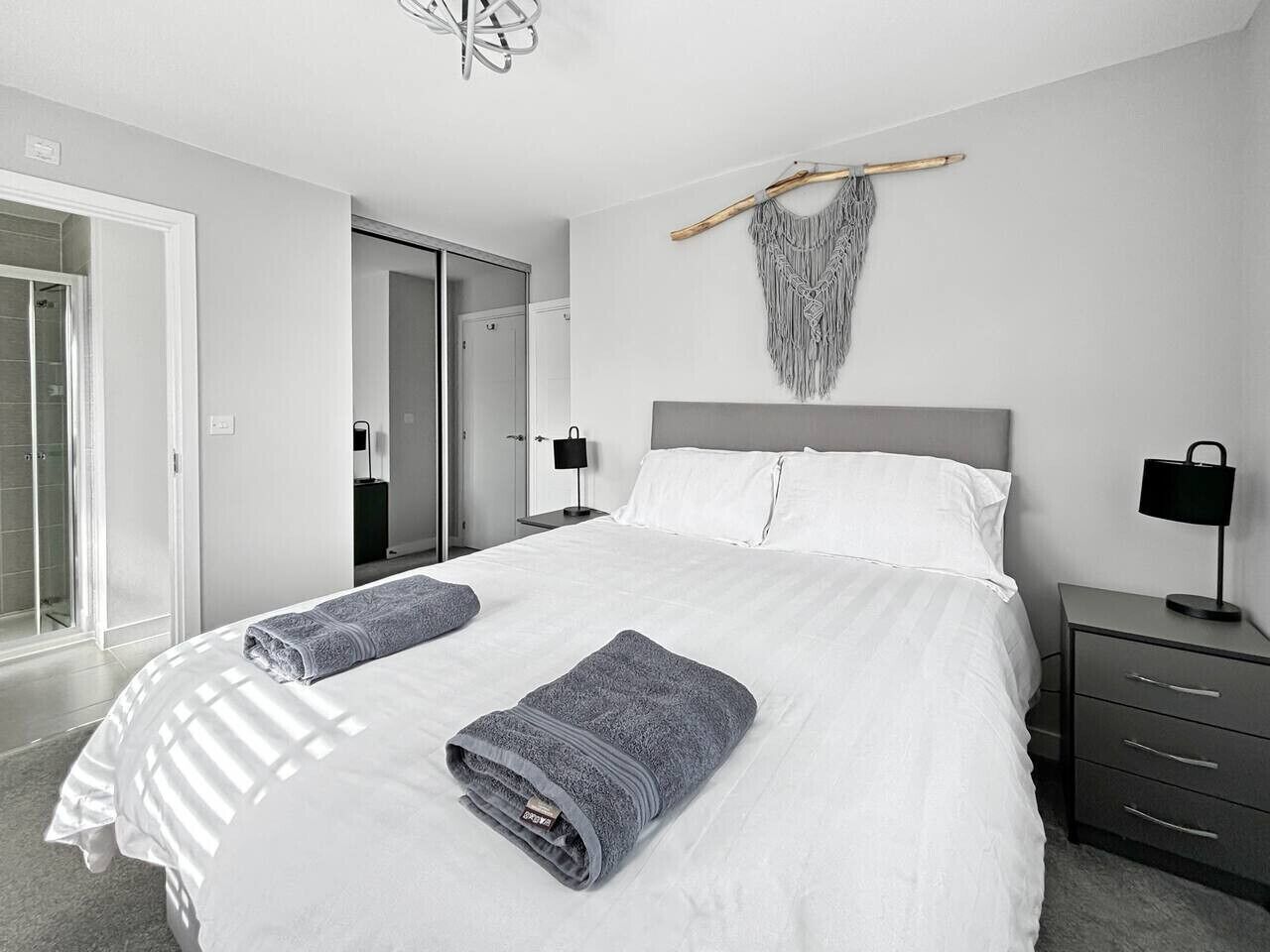 3 bedrooms, iron/ironing board, free WiFi, bed sheets