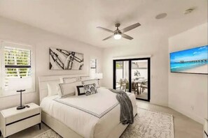 4 habitaciones, escritorio y tabla de planchar con plancha 