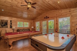 Game room - PFGetaway: Mtn & City Views, Hot Tub, Wifi, Games, Resort Pool, in Pigeon Forge! (Pigeon Forge)