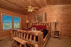 2 bedrooms, iron/ironing board, free WiFi, bed sheets - PFGetaway: Mtn & City Views, Hot Tub, Wifi, Games, Resort Pool, in Pigeon Forge! (Pigeon Forge)