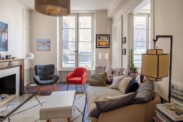 Fernseher, Stereoanlage