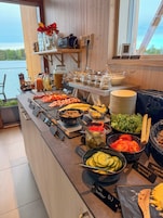 Desayuno buffet incluido todos los días 