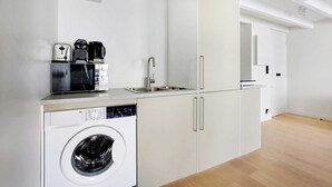 Private kitchen - Modern Apartment - 2BD/5P - Sentier/Montorgueil (Paris)