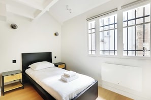 Room - Modern Apartment - 2BD/5P - Sentier/Montorgueil (Paris)