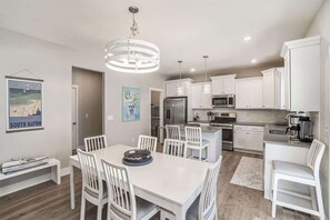 Dining - High Tide at Harbor Club (South Haven)