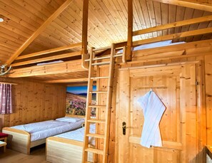 Nhà | 1 phòng ngủ, trang bị nội thất với thiết kế riêng biệt, bộ trải giường 