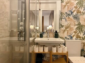 Memory-foam beds, soundproofing, free WiFi, bed sheets - SabiaNatura - boutiqueMadrid  (Madrid)