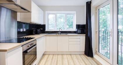 Modern & Airy 1BR City Centre Nr High Street by Luxiety Stays