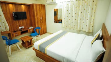 Skrivbord, arbetsyta för laptop och gratis wi-fi