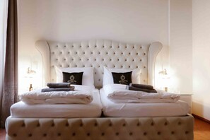 1 bedroom, desk, free WiFi - Versailles Luxury Suite 5 Guests Aurolzmünster (Aurolzmünster)