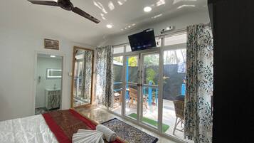 Luxury Studio Suite, Courtyard View | Balcony