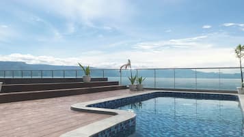2 piscinas externas