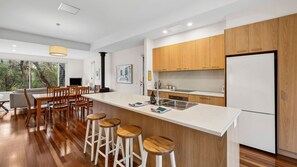 Kühlschrank, Ofen, Herdplatte, Geschirrspüler