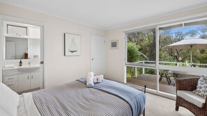 4 bedrooms, WiFi, bed sheets