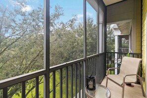 Property grounds - Third floor 3BR condo close to Disney (Davenport)