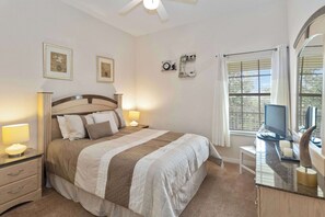 3 makuuhuonetta, silitysrauta/-lauta, vauvan matkasänky, Wi-Fi