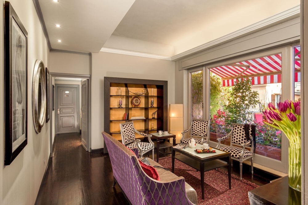 The Inn At The Spanish Steps by null