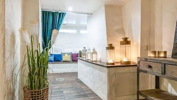 House | Dining