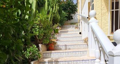 La Marina Oasis, 2-beds, Sleeps 4, 10 min to Beach