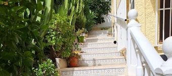 La Marina Oasis, 2-beds, Sleeps 5, 10 min to Beach