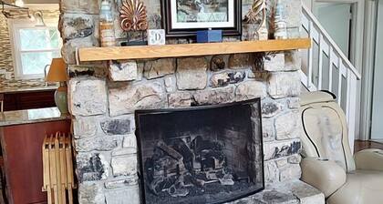 SW-46 Blue Heaven Chalet Walkway to Ski Slopes