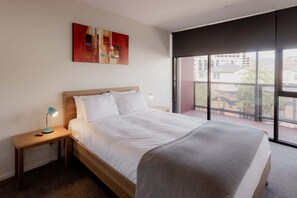 2 bedrooms, iron/ironing board, WiFi, bed sheets - Fantastic CBD Apartment with Views (Hobart)